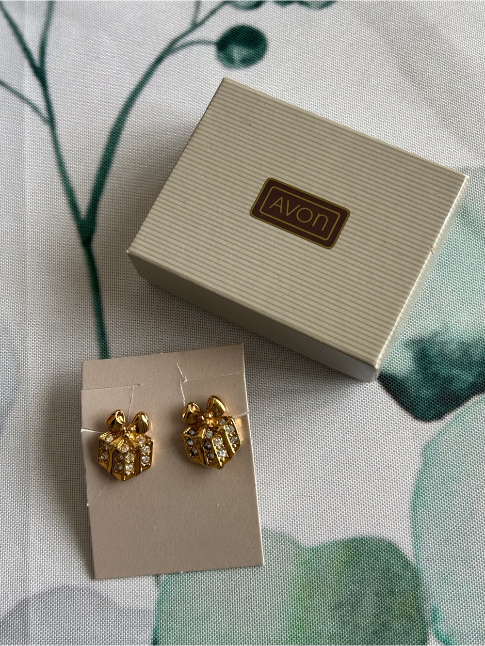 Vintage Avon Gold-tone Crystal Gift Box Stud Earrings